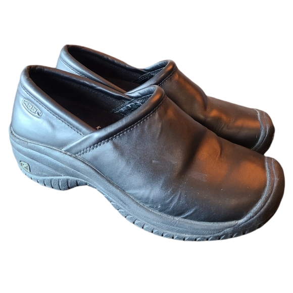 keen leather clogs